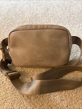Telena Women’s Cloud Grey Faux Leather Belt Bag